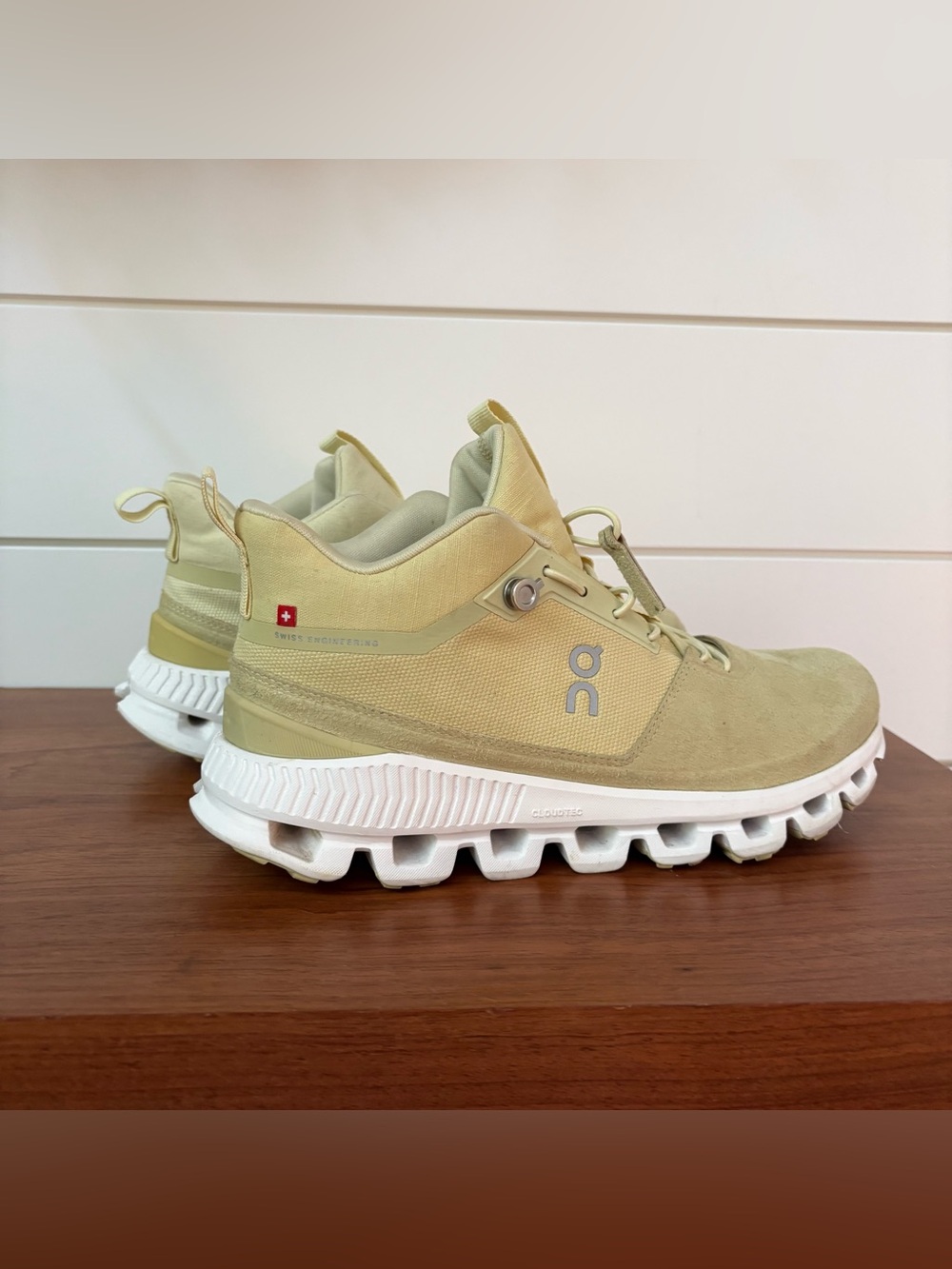ON Womens Cloud Hi Running Sneakers Shoes Endive Green Sz 7.5 Athletic Lifestyle - Picture 4 of 11